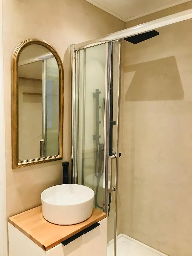 Appartement Lovely Studio 1bdr City Center Studio Art déco à Cannes France